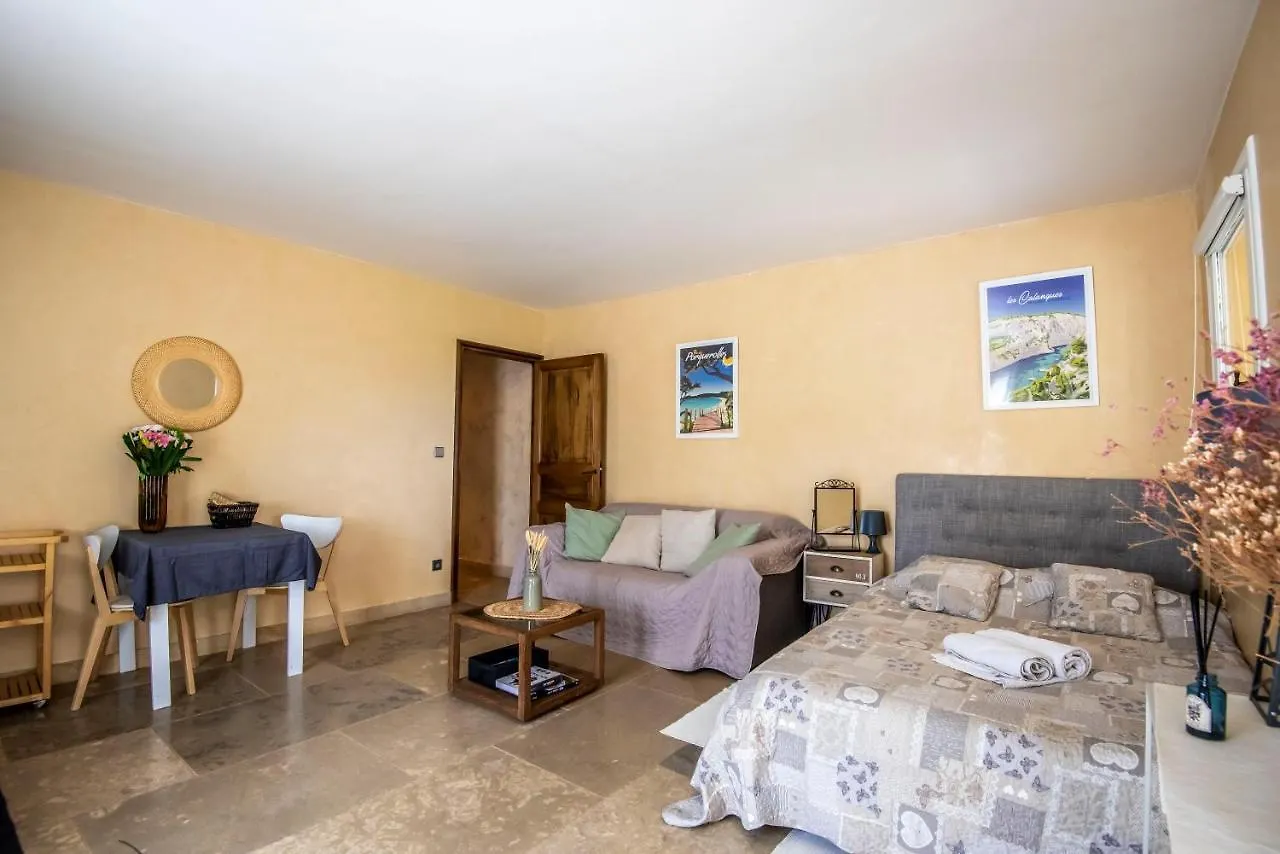 Apartment Villa Lumineuse Avec Piscine Clim 1Ere Etage Vue Panoramique Sur Les Montagnes Sur Le Site De La Sainte-Victoire Le Tholonet