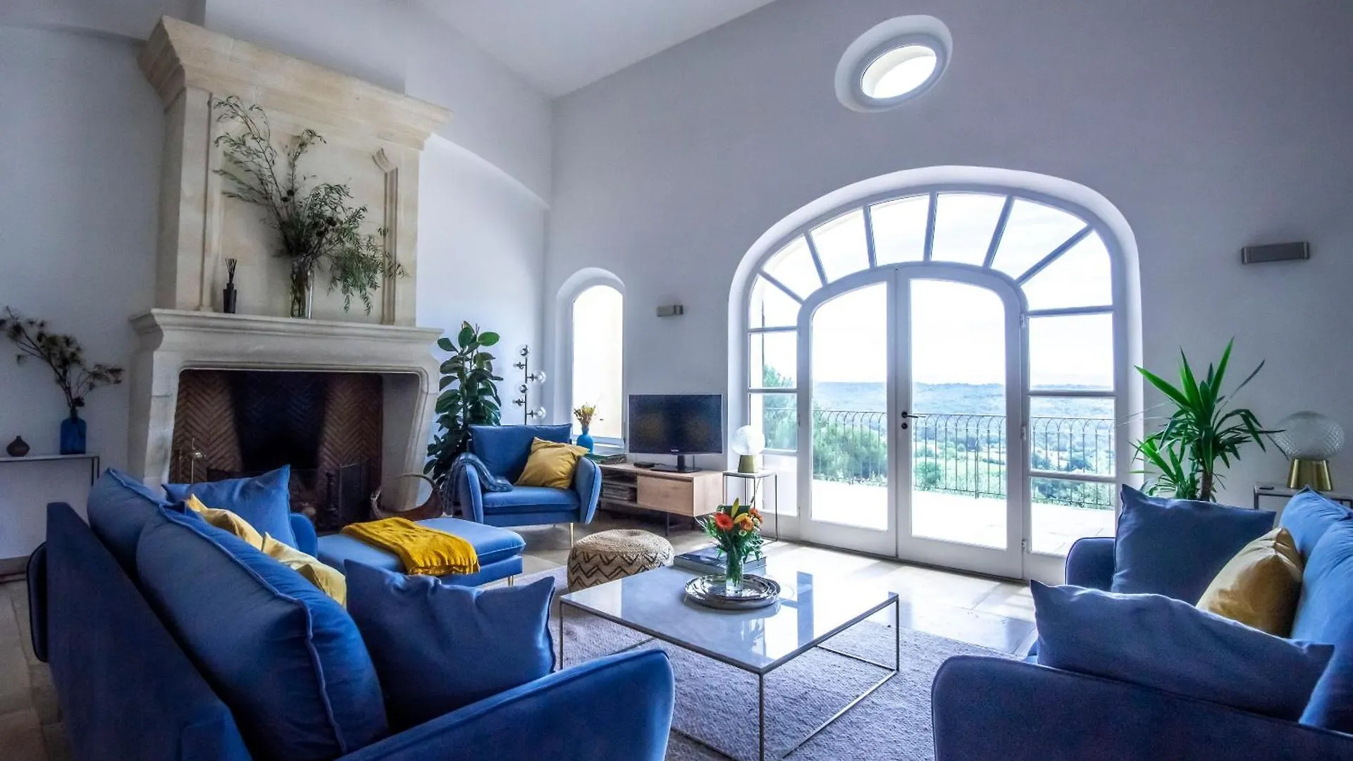 アパート Villa Lumineuse Avec Piscine Clim 1Ere Etage Vue Panoramique Sur Les Montagnes Sur Le Site De La Sainte-Victoire ル・トロネ フランス