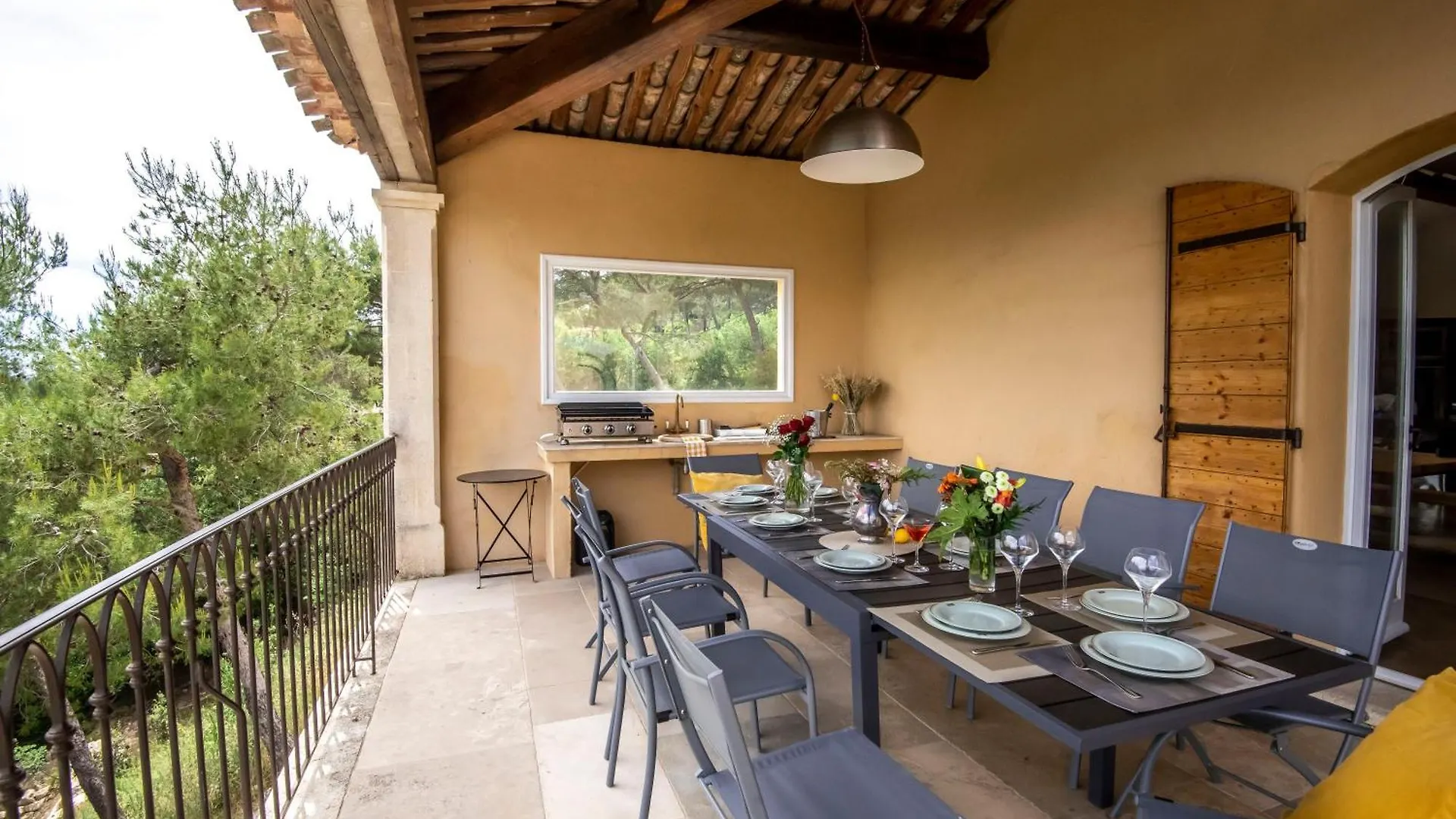 アパート Villa Lumineuse Avec Piscine Clim 1Ere Etage Vue Panoramique Sur Les Montagnes Sur Le Site De La Sainte-Victoire ル・トロネ フランス